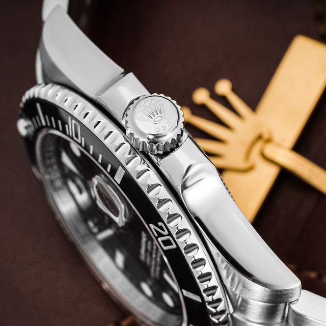 Rolex Submariner 116610 LN Image 2